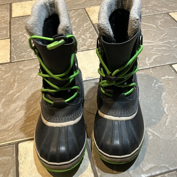 Sorel winter boots size 5 waterproof boots - Picture 2 of 8